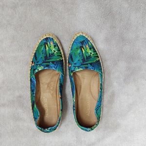 Tropical Aerosole Slip On Flats EUC L 8
